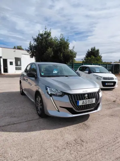 Peugeot 208 2022 - 13900 EUR, 75000 km - 75000km - foto 2 de 10