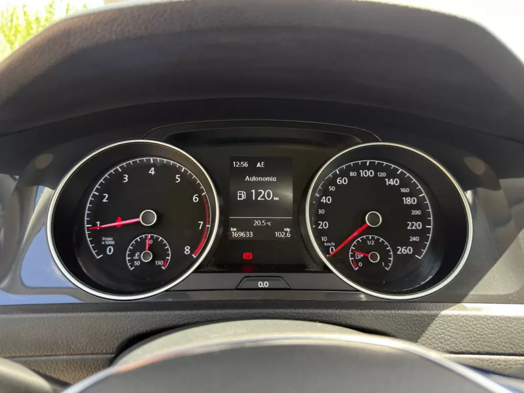 Volkswagen Golf 2019 - 13995 EUR, 169500 km - AUTO.MOTO.pt - 169500km - foto 17 de 41
