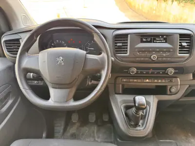 Peugeot Expert 2024 - 22500 EUR, 83188 km - 83188km - foto 9 de 19