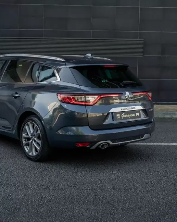 Renault Mégane Sport Tourer 2018 - 15990 EUR, 126740 km - AUTO.MOTO.pt - 126740km - foto 21 de 65