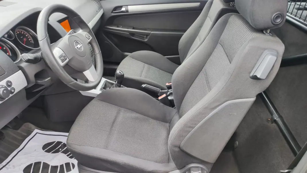 Opel 2010 - 5580 EUR, 219987 km - AUTO.MOTO.pt - 219987km - foto 6 de 20