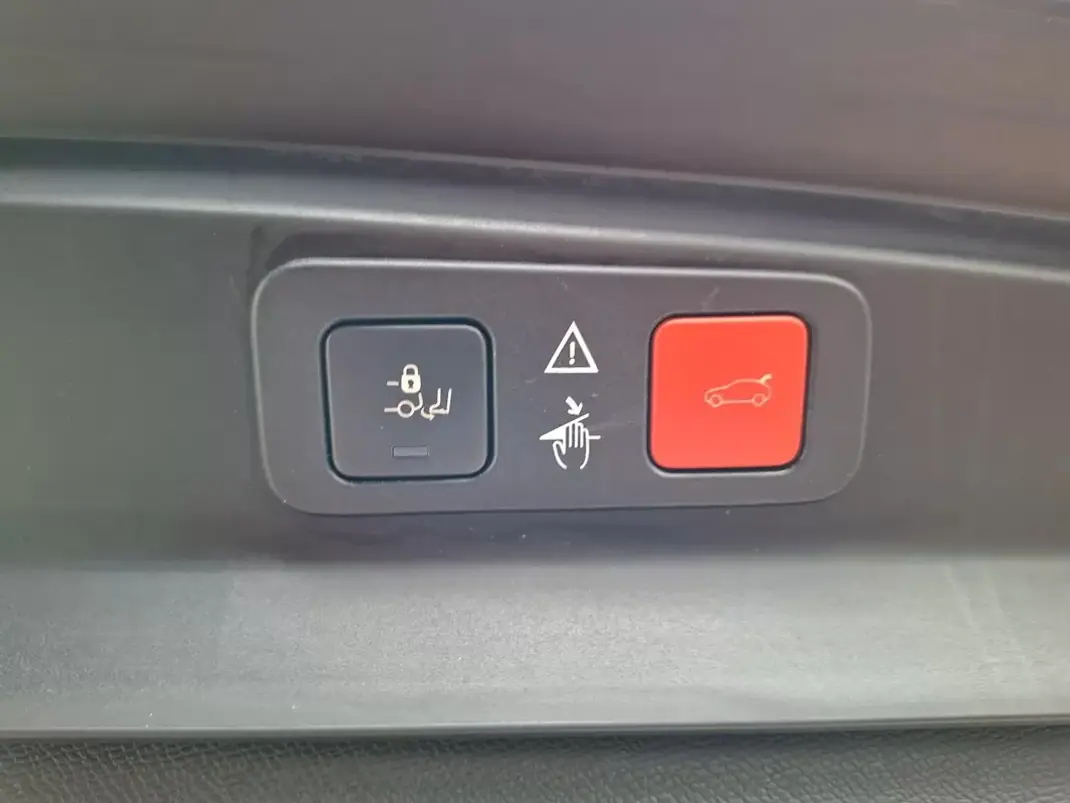 Peugeot 5008 2017 - 16500 EUR, 30000 km - AUTO.MOTO.pt - 30000km - foto 35 de 35