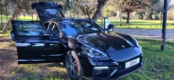 Porsche Panamera 2017 - 76490 EUR, 62500 km - AUTO.MOTO.pt - 62500km - foto 20 de 49