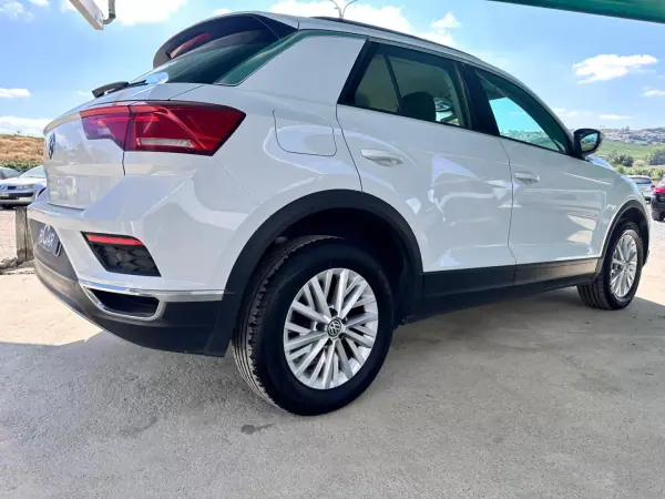 Volkswagen T-Roc 2020 - 16500 EUR, 101482 km - AUTO.MOTO.pt - 101482km - foto 5 de 16