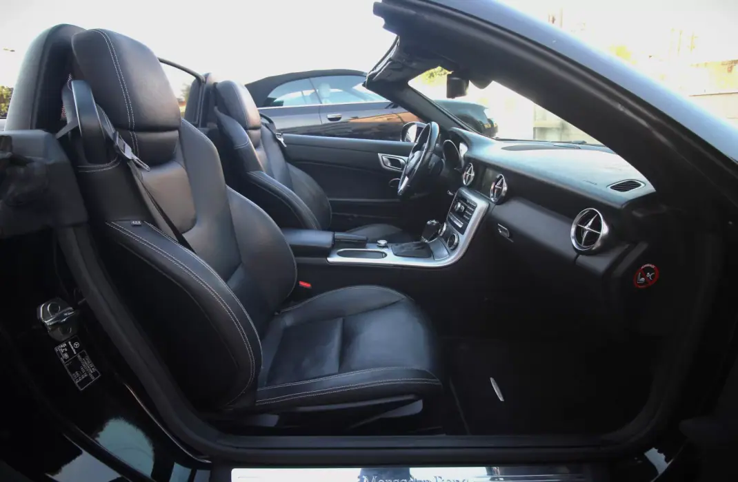 Mercedes-Benz SLK 250 2015 - 22990 EUR, 203350 km - 203350km - foto 25 de 32