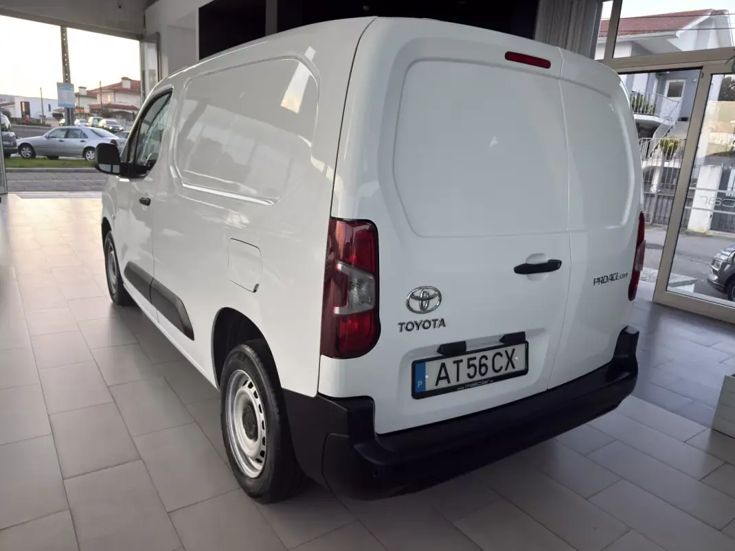 Toyota PROACE City EXCLUSIVE 2022 - 16490 EUR, 80811 km - AUTO.MOTO.pt - 80811km - foto 18 de 21