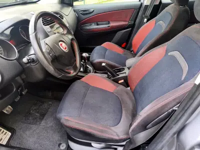 Fiat Bravo 2010 - 5980 EUR, 147000 km - AUTO.MOTO.pt - 147000km - foto 12 de 23