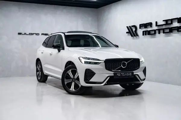 Volvo XC 60 T8 AWD Recharge Core 2024 Híbrido Plug-In