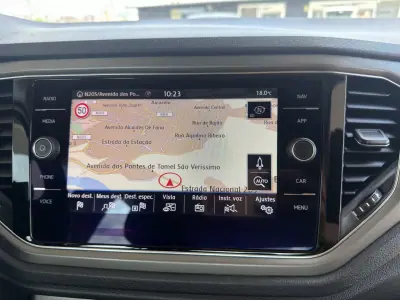 Volkswagen T-Roc 2020 - 19850 EUR, 142560 km - AUTO.MOTO.pt - 142560km - foto 14 de 20