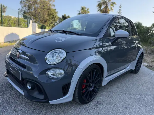 Abarth 695 2020 - 25699 EUR, 17000 km - AUTO.MOTO.pt - 17000km - foto 2 de 14