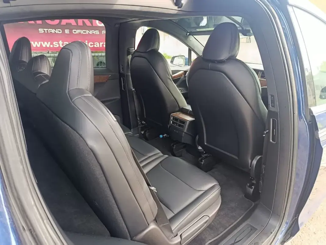 Tesla Model X 2020 - 45500 EUR, 85990 km - AUTO.MOTO.pt - 85990km - foto 13 de 38