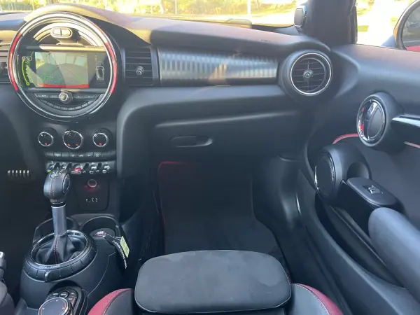 MINI John Cooper Works 2017 - 24965 EUR, 126000 km - AUTO.MOTO.pt - 126000km - foto 38 de 61