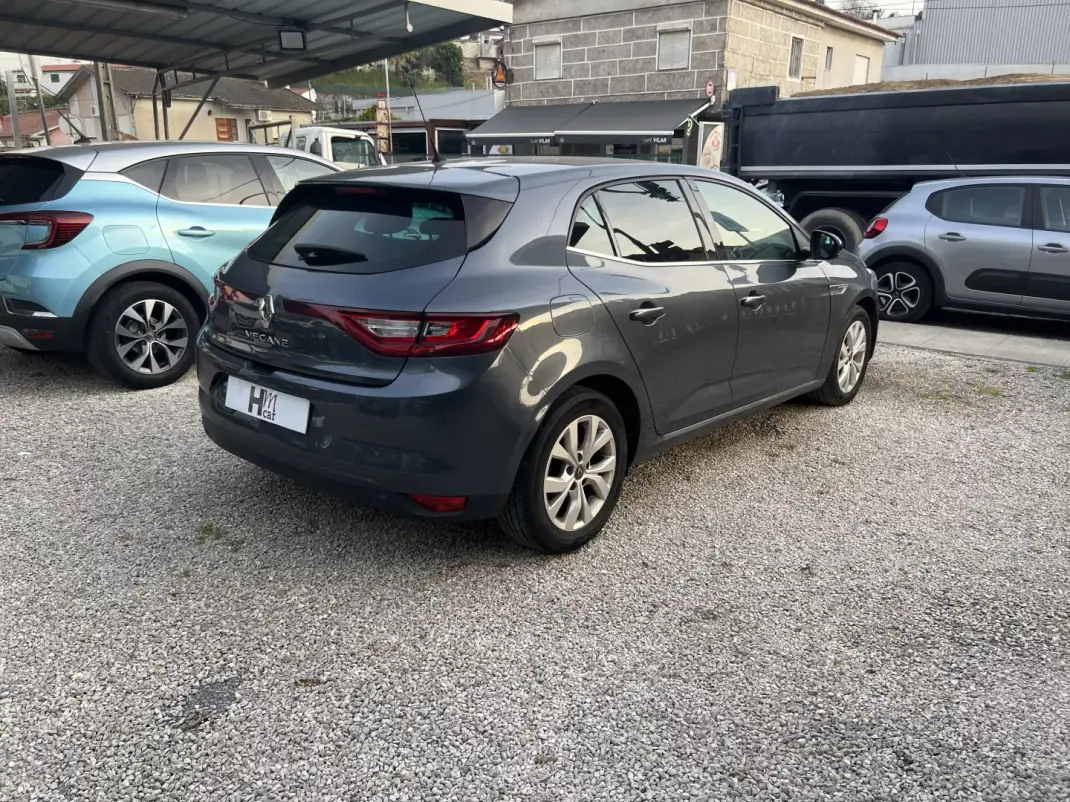 Renault Mégane 2020 - 14900 EUR, 142500 km - AUTO.MOTO.pt - 142500km - foto 6 de 16