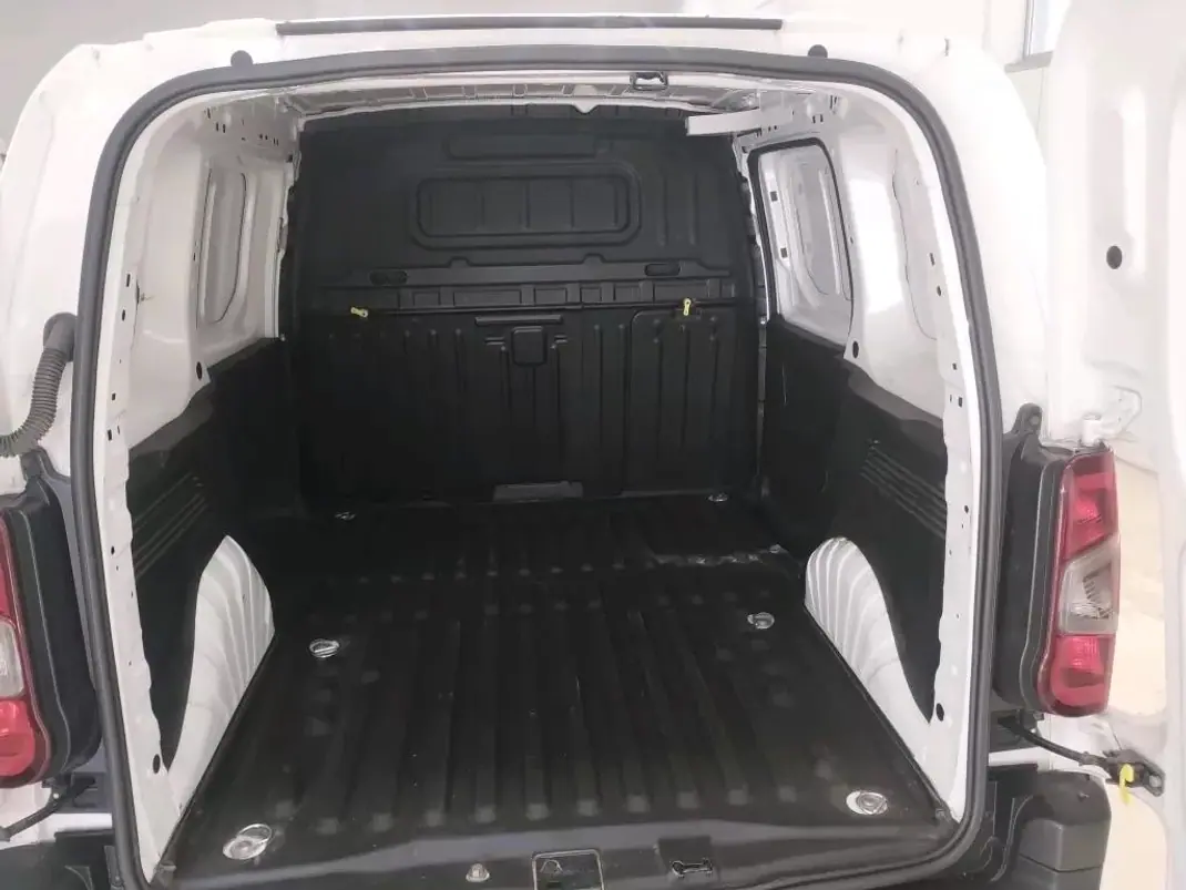 Citroën Berlingo 2022 - 12990 EUR, 154509 km - AUTO.MOTO.pt - 154509km - foto 3 de 5