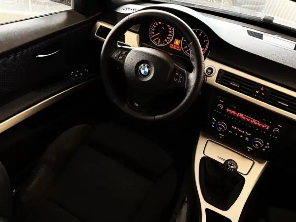 BMW 320 2006 - 12500 EUR, 240000 km - AUTO.MOTO.pt - 240000km - foto 34 de 38