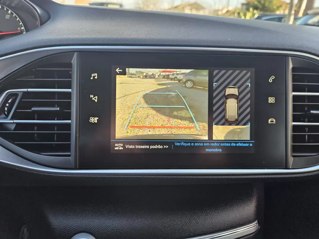 Peugeot 308 SW 2019 - 13800 EUR, 77780 km - AUTO.MOTO.pt - 77780km - foto 24 de 44