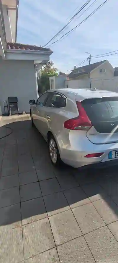 Volvo V40 2013 - 7600 EUR, 290000 km - AUTO.MOTO.pt - 290000km - foto 4 de 14