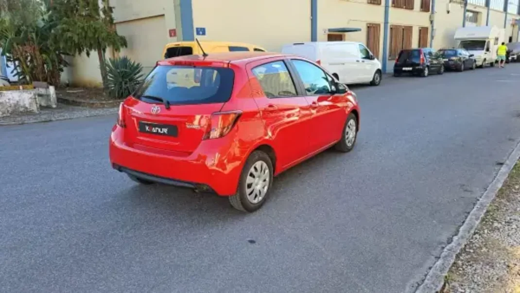 Toyota Yaris 2014 - 11890 EUR, 90525 km - AUTO.MOTO.pt - 90525km - foto 14 de 39