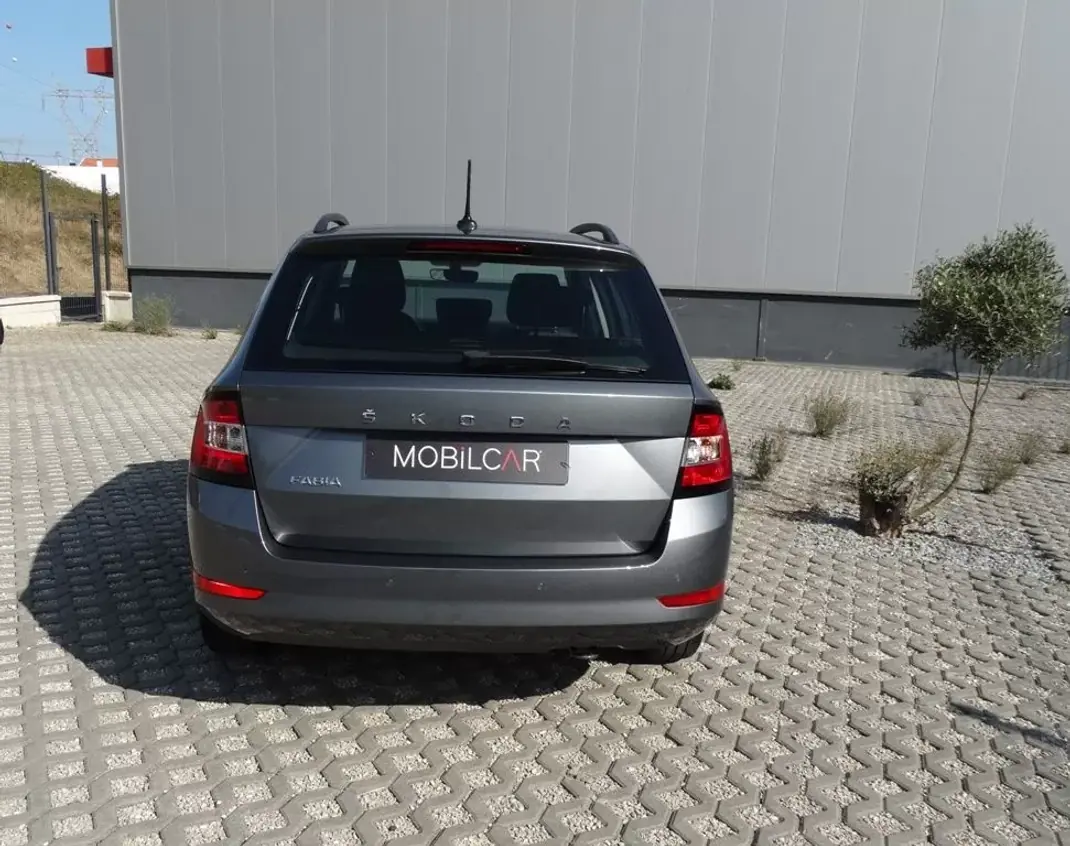 Skoda Fabia Break 2022 - 15700 EUR, 43596 km - 43596km - foto 27 de 28