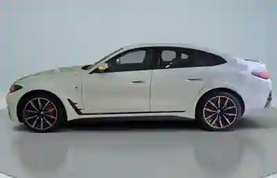 BMW i4 2025 - 25000km