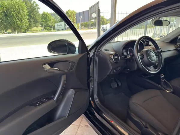 Audi A1 Sportback 2014 - 15750 EUR, 119146 km - 119146km - foto 15 de 26