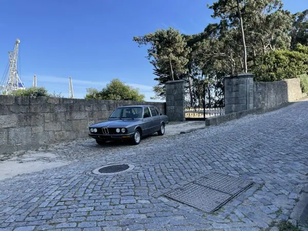 BMW 518 1980 - 9900 EUR, 139000 km - AUTO.MOTO.pt - 139000km - foto 16 de 27
