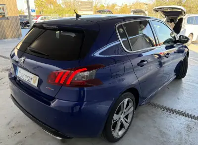 Peugeot 308 2020 - 14990 EUR, 77418 km - AUTO.MOTO.pt - 77418km - foto 5 de 16