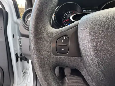 Renault Clio 2016 - 9990 EUR, 114000 km - AUTO.MOTO.pt - 114000km - foto 16 de 22