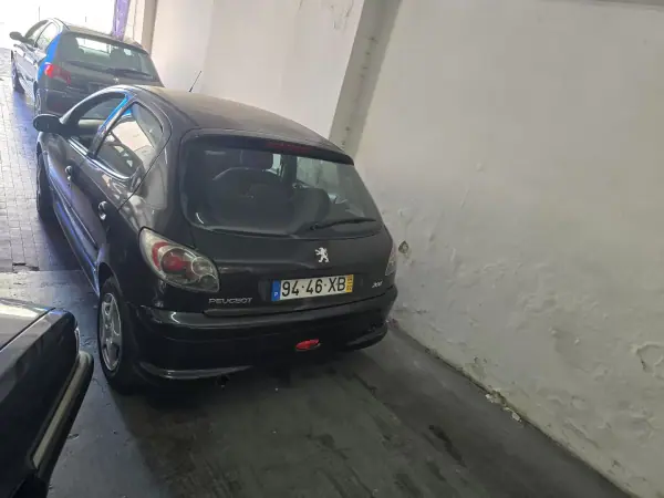Peugeot 206 2004 - 1800 EUR, 276500 km - AUTO.MOTO.pt - 276500km - foto 5 de 18