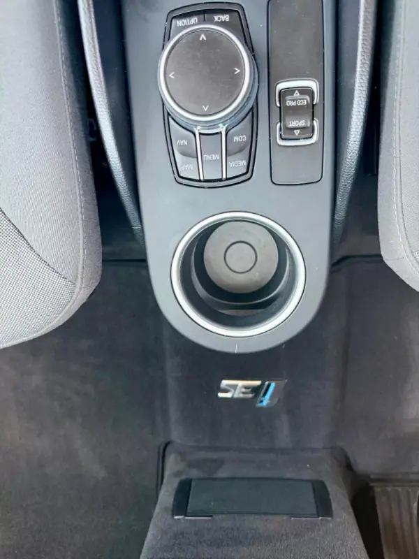 BMW i3 2021 - 25490 EUR, 33600 km - AUTO.MOTO.pt - 33600km - foto 23 de 27