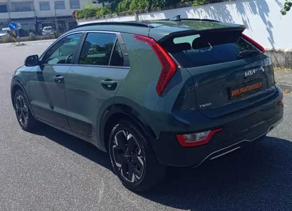 Kia e-Niro 2024 - 27990 EUR, 77660 km - AUTO.MOTO.pt - 77660km - foto 5 de 19