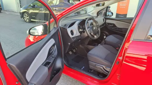 Toyota Yaris 2014 - 11890 EUR, 90525 km - AUTO.MOTO.pt - 90525km - foto 20 de 39