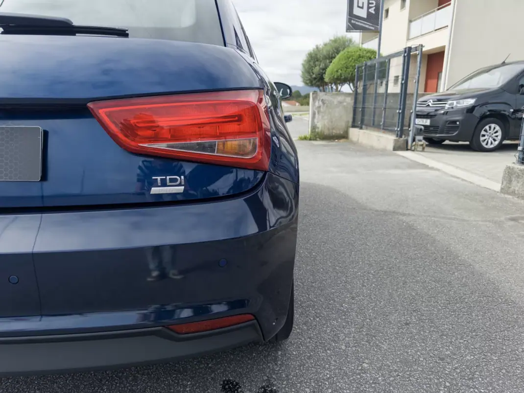 Audi A1 Sportback 2015 - 11990 EUR, 172000 km - 172000km - foto 10 de 39
