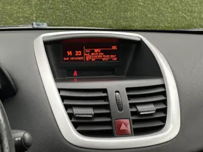 Peugeot 207 2012 - 7750 EUR, 138000 km - AUTO.MOTO.pt - 138000km - foto 13 de 16