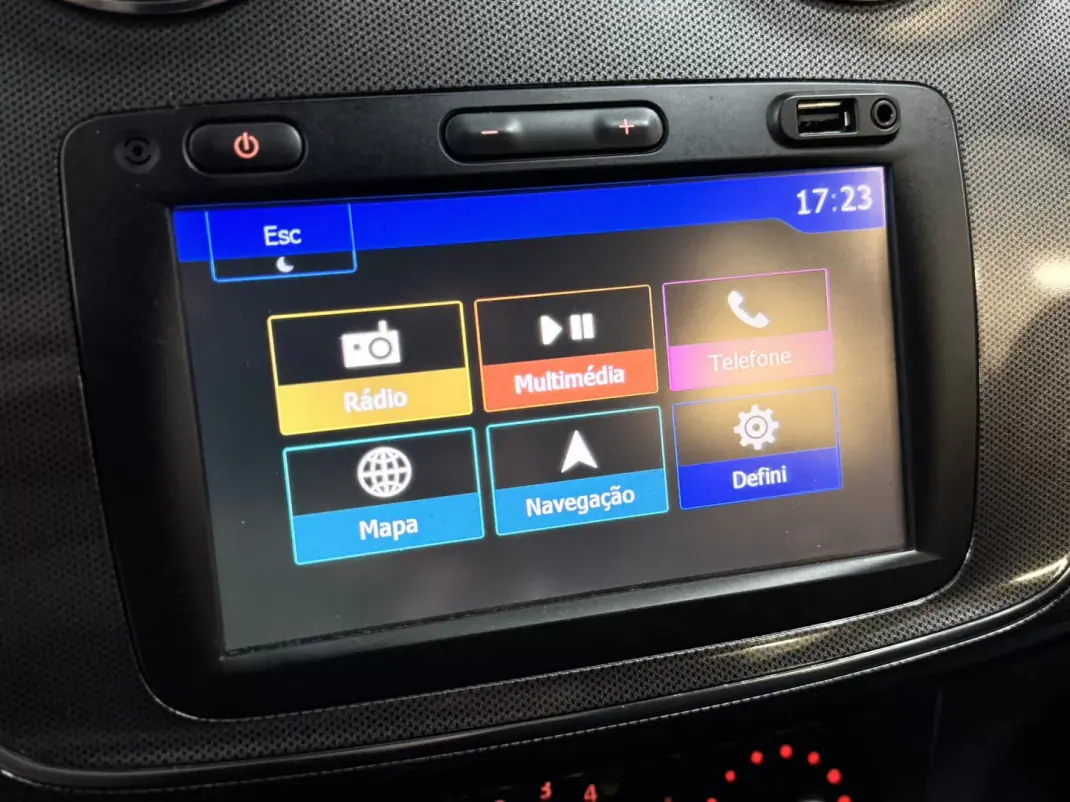 Dacia Logan MCV 2018 - 8750 EUR, 149000 km - AUTO.MOTO.pt - 149000km - foto 41 de 58