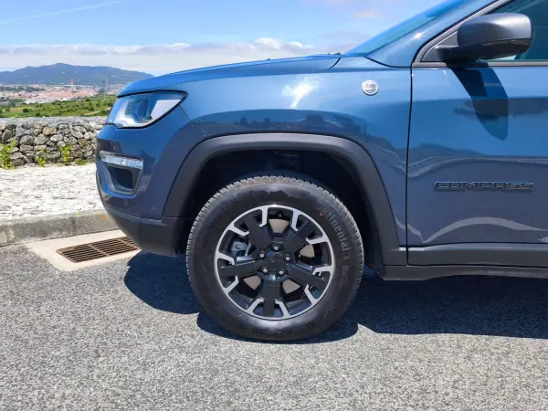 Jeep Compass 2020 - 22990 EUR, 79241 km - AUTO.MOTO.pt - 79241km - foto 25 de 30