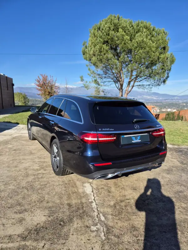 Mercedes-Benz E 300 2022 - 40000 EUR, 157000 km - AUTO.MOTO.pt - 157000km - foto 3 de 41
