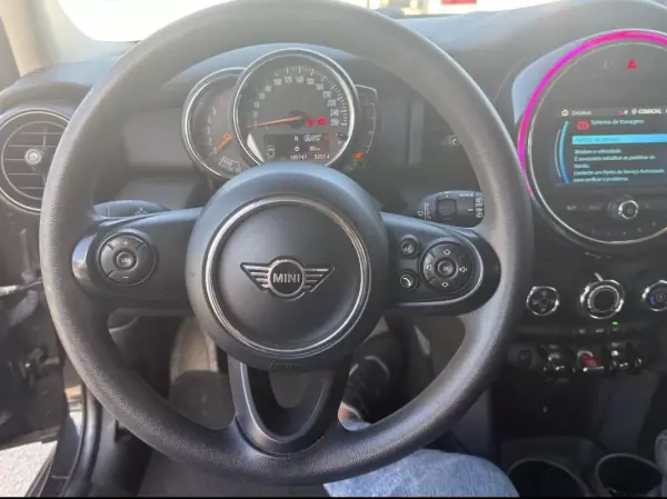 MINI 5 Portas 2018 - 13900 EUR, 185247 km - AUTO.MOTO.pt - 185247km - foto 11 de 13