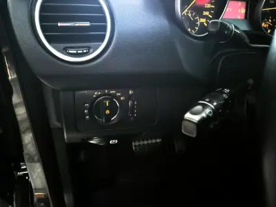 Mercedes-Benz ML 320 2006 - 13950 EUR, 273000 km - AUTO.MOTO.pt - 273000km - foto 31 de 39