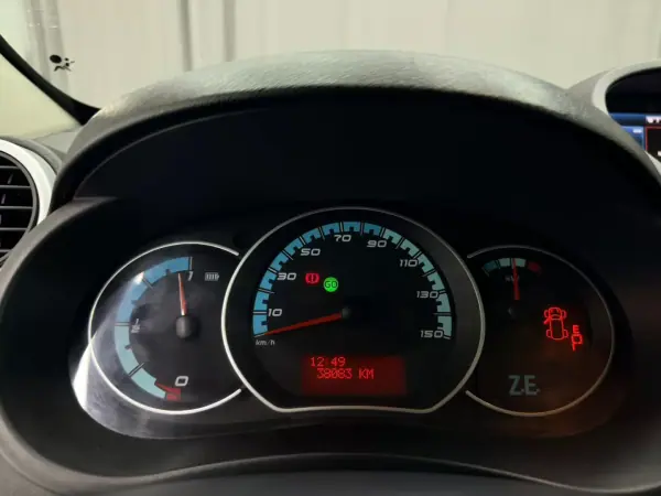 Renault 2016 - 7500 EUR, 38000 km - AUTO.MOTO.pt - 38000km - foto 16 de 16