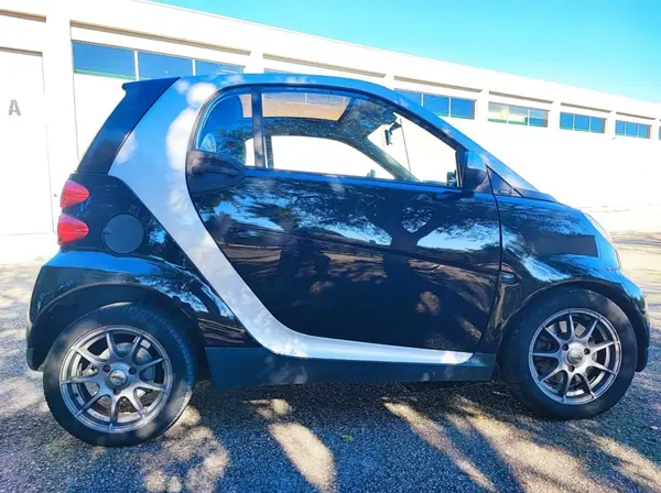 Smart ForTwo Coupé 2010 - 4750 EUR, 120000 km - AUTO.MOTO.pt - 120000km - foto 3 de 10