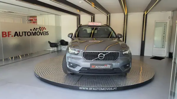 Volvo XC 40 2018 - 21900 EUR, 36539 km - AUTO.MOTO.pt - 36539km - foto 10 de 52
