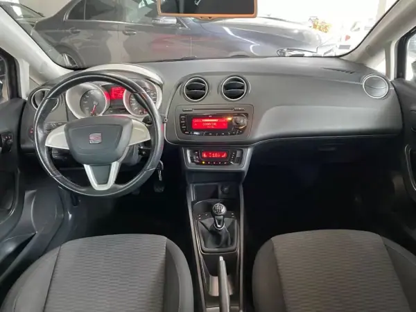 SEAT Ibiza 2011 - 7490 EUR, 134000 km - AUTO.MOTO.pt - 134000km - foto 11 de 34