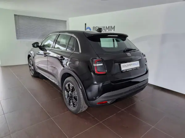 Fiat 600e 2025 - 27990 EUR, 8247 km - AUTO.MOTO.pt - 8247km - foto 4 de 12