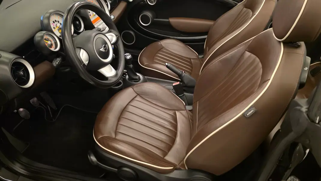 MINI Cooper 2010 - 9900 EUR, 144067 km - AUTO.MOTO.pt - 144067km - foto 35 de 56