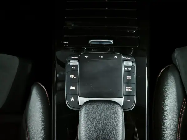 Mercedes-Benz A 250 Limousine 2020 - 25950 EUR, 141000 km - AUTO.MOTO.pt - 141000km - foto 43 de 55