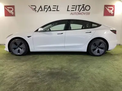 Tesla Model 3 2023 — foto 4 de 40