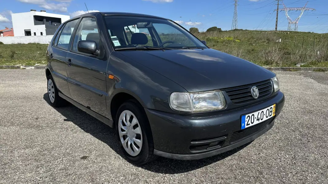 Volkswagen Polo 1999 - 1450 EUR, 208000 km - AUTO.MOTO.pt - 208000km - foto 1 de 12