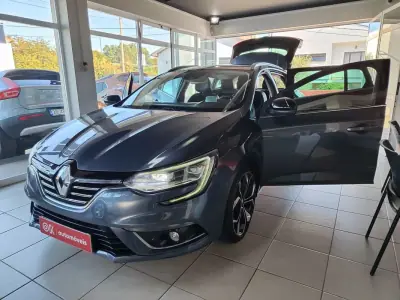 Renault Mégane Sport Tourer 2019 - 13750 EUR, 155000 km - AUTO.MOTO.pt - 155000km - foto 21 de 35