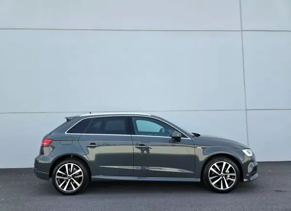 Audi A3 Sportback 2019 - 17500 EUR, 81000 km - AUTO.MOTO.pt - 81000km - foto 7 de 33